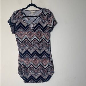 Sami & Jo Multicolor Chevron Short Sleeve Top